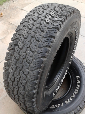 30X9.50R15   A/T ดอกเต็ม  FALKEN-RV LANDAIR/AT TRACTION มี 2 เส้น  TEL.081-427-3941