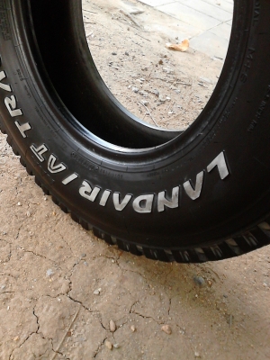 30X9.50R15   A/T ดอกเต็ม  FALKEN-RV LANDAIR/AT TRACTION มี 2 เส้น  TEL.081-427-3941