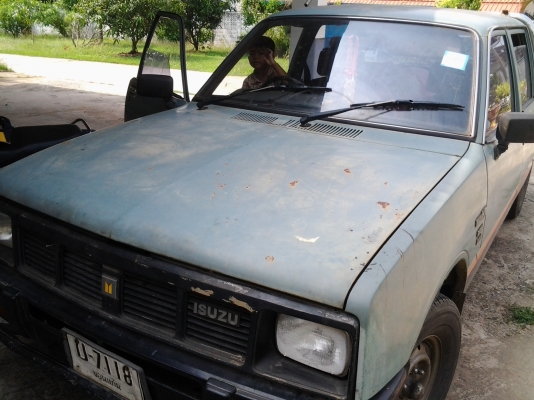 ขายรถกะบะ ISUZU KB 4 ประตู