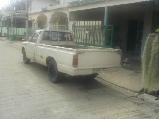 ขาย datsun 720 เก่าๆดิบๆแห้งๆ 40000