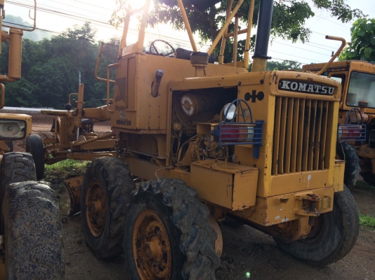 รถเกรด KOMATSU  GD28AC-1 เก่านอกยังไม่ใช้ในไทย