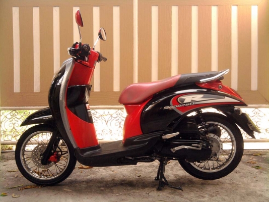ขออนุญาติขาย HONDA Scoopy-i 110 มือเดียว โอนให้ฟรีครับ ขออนุญาติขาย HONDA Scoopy-i 110 มือเดียว โอนให้ฟรีครับ