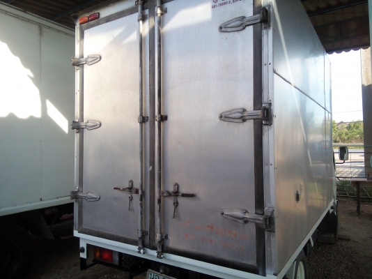 4 ล้อบรรทุก《ตู้แห้ง 3บาน》*ไม่ติดเวลา*  ISUZU  NKR 110 แรงม้า  *ยาว 3.20 ม.*  รถสวยเดิม * สภาพรถพร้อมใช้งานครับ  * เอกสารพร้อมโอน