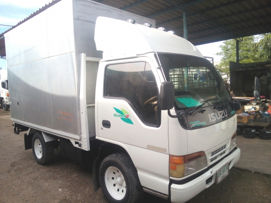 4 ล้อบรรทุก《ตู้แห้ง 3บาน》*ไม่ติดเวลา*  ISUZU  NKR 110 แรงม้า  *ยาว 3.20 ม.*  รถสวยเดิม * สภาพรถพร้อมใช้งานครับ  * เอกสารพร้อมโอน