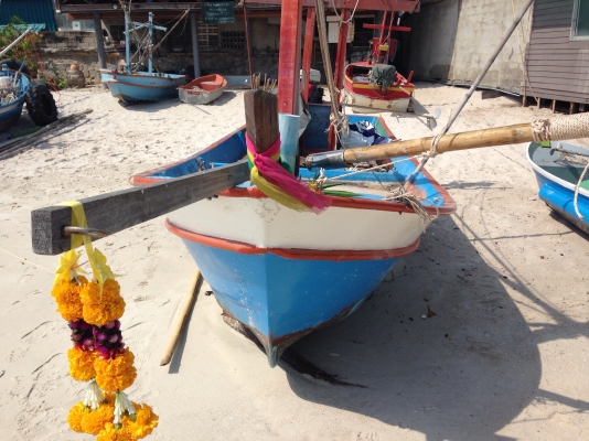 เรือไฟเบอร์ 21 ฟุต ทำเป็นเรือไดหมึกเครื่อง honda 13 แรงหางยาว