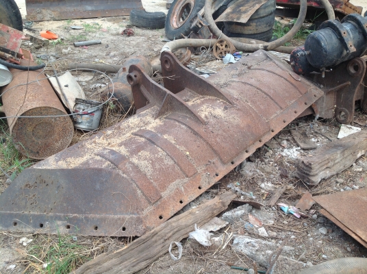 ขายบุ้งกี๋กวาดบ่อpc200