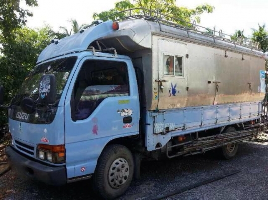 รถอีซูซุ 6 ล้อ รั้ว ( ไม่ดั้ม )  120 แรงม้า. ปี 42  ( ฝาขาว )  สนใจติดต่อ 081 - 6079515