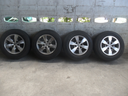 ล้อแม็ก 16นิ้ว 6รู วีโก้ พร้อมยาง บริสโตน 215/70R16ปี10 สวยๆ 4 ล้อ ราคา 5500 บาท
