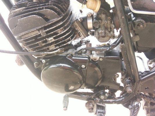 ขาย yamaha dt  100  มีทะเบีบน พร้อมชุดโอนสภาพสวยๆระบบไฟใช้ได้