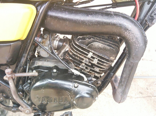 ขาย yamaha dt  100  มีทะเบีบน พร้อมชุดโอนสภาพสวยๆระบบไฟใช้ได้