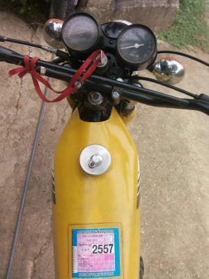 ขาย yamaha dt  100  มีทะเบีบน พร้อมชุดโอนสภาพสวยๆระบบไฟใช้ได้