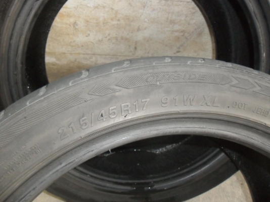 ยาง 215/45R17 ปี12 สวยๆ 4 เส้น ราคา 2800 บาท