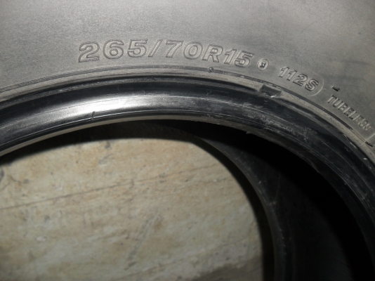 ยาง 265/70R15 ปี09 สวยๆ 4 เส้น ราคา 3400 บาท ยาง 265/70R15 ปี09 สวยๆ 4 เส้น ราคา 3400 บาท