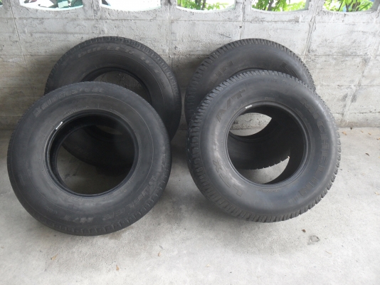 ยาง 265/70R15 ปี09 สวยๆ 4 เส้น ราคา 3400 บาท