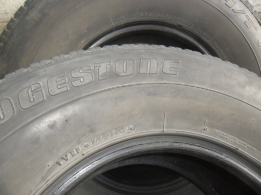 ยาง 265/70R15 ปี09 สวยๆ 4 เส้น ราคา 3400 บาท ยาง 265/70R15 ปี09 สวยๆ 4 เส้น ราคา 3400 บาท