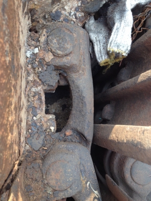 ขาย โซ่พร้อมใบ KOMATSU PC-300-7ตามสภาพ ขาย โซ่พร้อมใบ KOMATSU PC-300-7ตามสภาพ