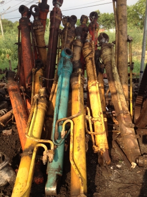 ขาย เอวรถแบคโฮ มีหลายรุ่นครับ ขาย เอวรถแบคโฮ มีหลายรุ่นครับ