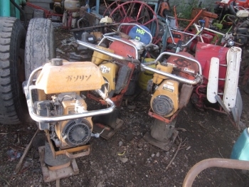 มาให้เลือกสรรอีกแล้วครับ เครื่องตบดิน แบบตบกระโดด หรือ จิ้งโจ้ ราคาเท่าเดิมครับ