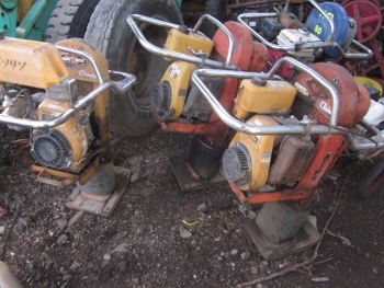 มาให้เลือกสรรอีกแล้วครับ เครื่องตบดิน แบบตบกระโดด หรือ จิ้งโจ้ ราคาเท่าเดิมครับ