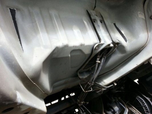 รถฮีโน่ 6 ล้อ ทูโถ่  /  135 แรงม้า. ปี 53  ( รถวิ่ง 21x,xxx กม. )   สนใจติดต่อ 081 - 6079515