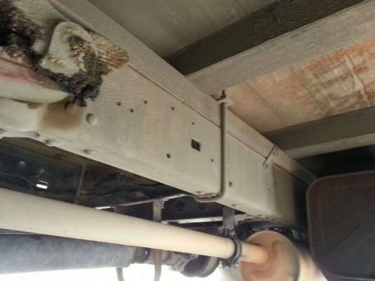 รถฮีโน่ 6 ล้อ ทูโถ่  /  135 แรงม้า. ปี 53  ( รถวิ่ง 21x,xxx กม. )   สนใจติดต่อ 081 - 6079515