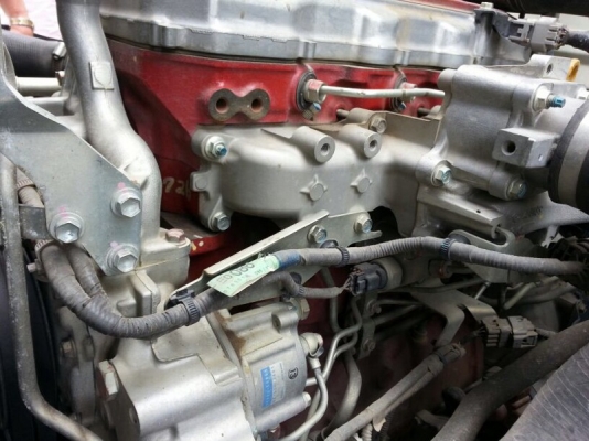 รถฮีโน่ 6 ล้อ ทูโถ่  /  135 แรงม้า. ปี 53  ( รถวิ่ง 21x,xxx กม. )   สนใจติดต่อ 081 - 6079515