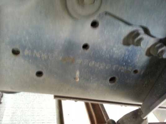 รถฮีโน่ 6 ล้อ ทูโถ่  /  135 แรงม้า. ปี 53  ( รถวิ่ง 21x,xxx กม. )   สนใจติดต่อ 081 - 6079515