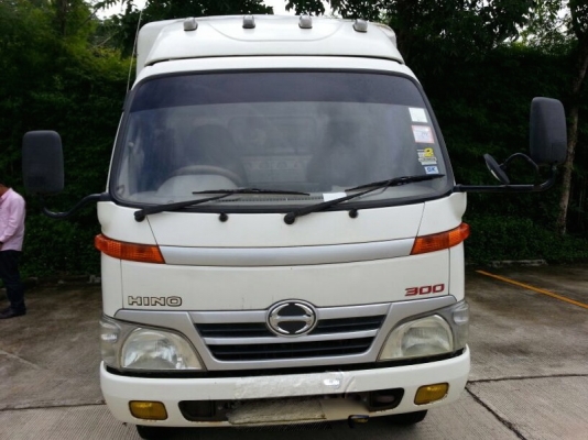 รถฮีโน่ 6 ล้อ ทูโถ่  /  135 แรงม้า. ปี 53  ( รถวิ่ง 21x,xxx กม. )   สนใจติดต่อ 081 - 6079515