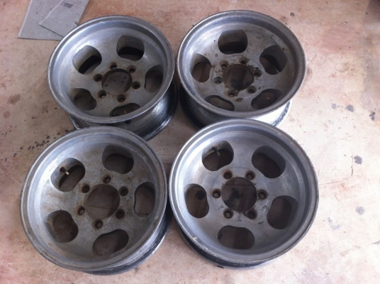 ล้อลายถั่ว 15x7 et20 6/139 ถูกๆ