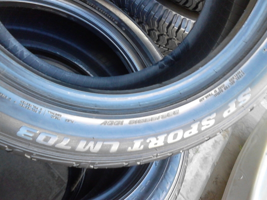 235/55R18 DUNLOP SP SPORT LM 703  มีชุด 4 เส้น TEL.081-427-3941