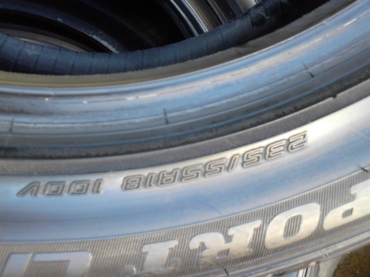 235/55R18 DUNLOP SP SPORT LM 703  มีชุด 4 เส้น TEL.081-427-3941