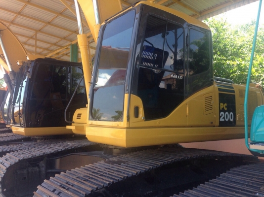 ขายด่วน KOMATSU PC200-7 บูมยาว รถสวยพร้อมใช้