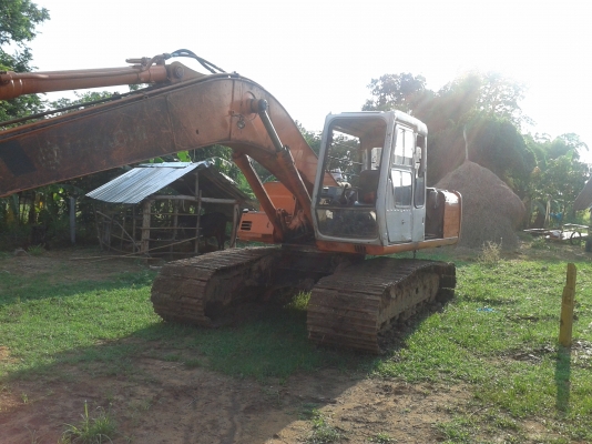 ขายแม็คโครHITASHI EX200-2สภาพพร้อมใช้งาน โซ่สวยช่วงล่างเต็ม เครื่องปั้มดี ไฟฟ้ามีเอกสารเล่มทะเบียน