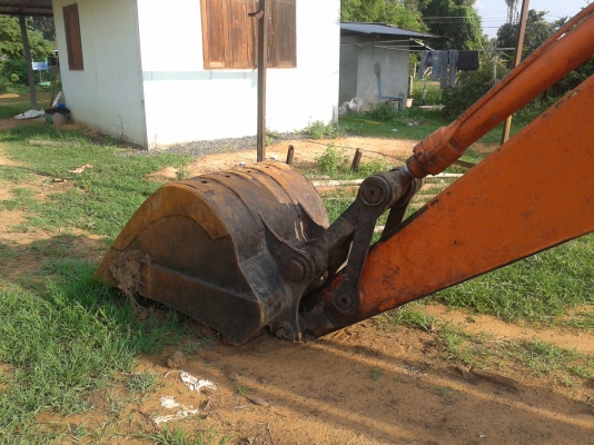 ขายแม็คโครHITASHI EX200-2สภาพพร้อมใช้งาน โซ่สวยช่วงล่างเต็ม เครื่องปั้มดี ไฟฟ้ามีเอกสารเล่มทะเบียน