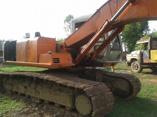 ขายแม็คโครHITASHI EX200-2สภาพพร้อมใช้งาน โซ่สวยช่วงล่างเต็ม เครื่องปั้มดี ไฟฟ้ามีเอกสารเล่มทะเบียน