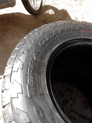 265/70R16 NITTO TERRA GRAPPLER ALL TERRAIN  มี 2 เส้น TEL.081-427-3941