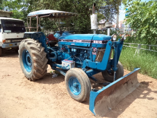 ปิดการขายขายรถไถฟอร์ด 6610 เสื้อลาย มีทะเบียน หายากครับ มีทะเบียนราคานี้