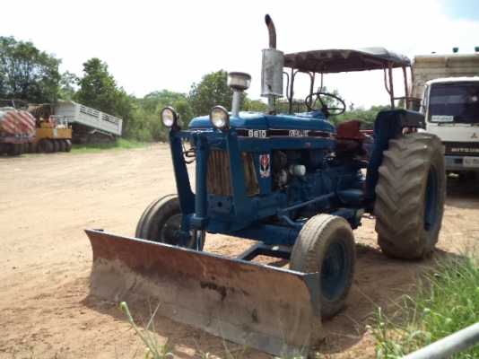 ปิดการขายขายรถไถฟอร์ด 6610 เสื้อลาย มีทะเบียน หายากครับ มีทะเบียนราคานี้