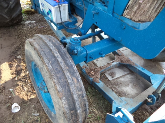 ปิดการขายขายรถไถฟอร์ด 6610 เสื้อลาย มีทะเบียน หายากครับ มีทะเบียนราคานี้