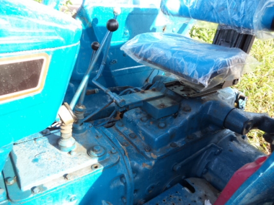 ปิดการขายขายรถไถฟอร์ด 6610 เสื้อลาย มีทะเบียน หายากครับ มีทะเบียนราคานี้