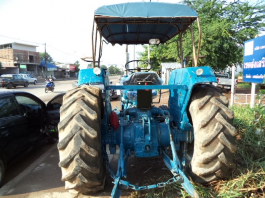 ปิดการขายขายรถไถฟอร์ด 6610 เสื้อลาย มีทะเบียน หายากครับ มีทะเบียนราคานี้