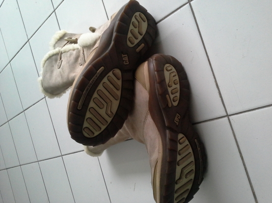 Catterpillar  boot  size 40