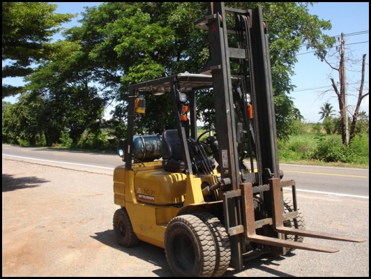 ขาย!!รถยกมิตซู 2.5ตัน เสาสุง4เมตรสภาพเก่านอก ติดLPG ราคาไม่แพงโทรสอบถามได้ครับ