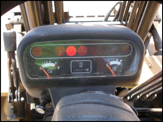 ขาย!!รถยกมิตซู 2.5ตัน เสาสุง4เมตรสภาพเก่านอก ติดLPG ราคาไม่แพงโทรสอบถามได้ครับ