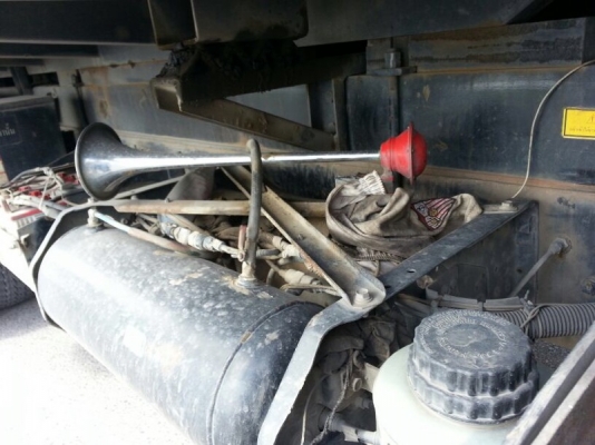 รถฮีโน่ 10 ล้อดั้ม 344 แรงม้า. ปี 53  ( รถวิ่ง 3xx,xxx กม. )   ( ขายแม่ , ลูก )  สนใจติดต่อ  081 - 6079515