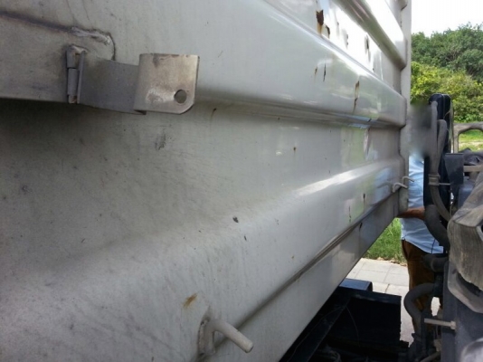 รถฮีโน่ 10 ล้อดั้ม 344 แรงม้า. ปี 53  ( รถวิ่ง 3xx,xxx กม. )   ( ขายแม่ , ลูก )  สนใจติดต่อ  081 - 6079515