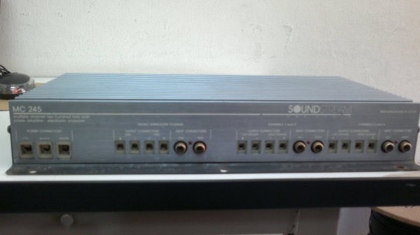 ขายแอมป์ SOUNDSTREAM MC245