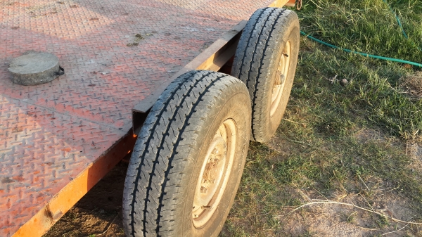 ขาย เทเล่อร์ ลากรถเกี่ยว ราคาเบาๆ