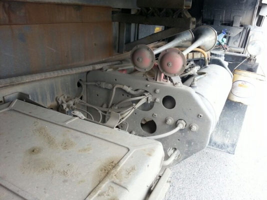 รถฮีโน่ 10 ล้อดั้ม 380 แรงม้า. ปี 54  ( รถวิ่ง 3xx,xxx กม. )  , ( ขายแม่ , ลูก )   สนใจติดต่อ   081 - 6079515