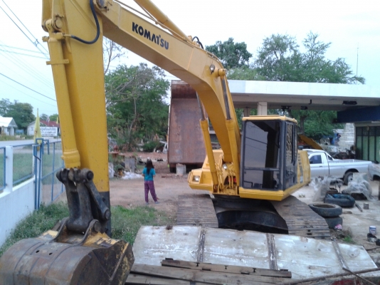 ขายรถแบคโฮ KOMATSU PC200-5 สภาพสวย ระบบไฟฟ้าเต็ม พร้อมใช้งาน